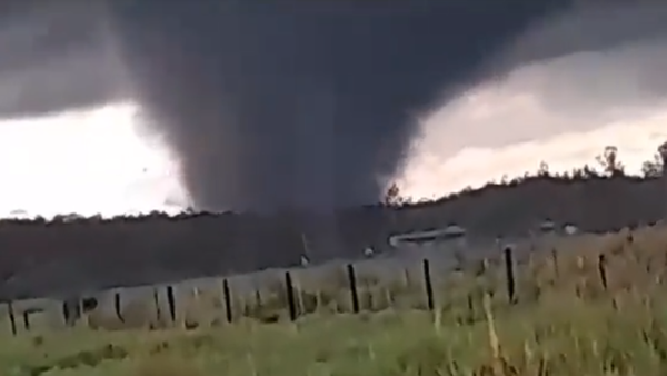 Tornado y temporal afecta fuertemente a Cordillera | 1000 Noticias