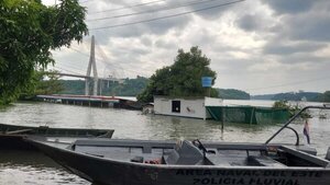 Crecida de ríos Paraná e Yguazú va dejando incomunicados a pobladores en la Triple Frontera