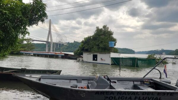 Crecida de ríos Paraná e Yguazú va dejando incomunicados a pobladores en la Triple Frontera