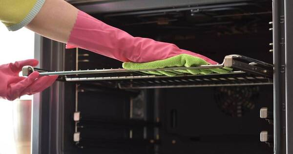 La Nación / Conocé cuál es la mejor forma de limpiar el horno sin dañarlo