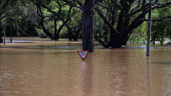 Inundaciones en Uruguay dejan más de 2.000 desplazados - Unicanal