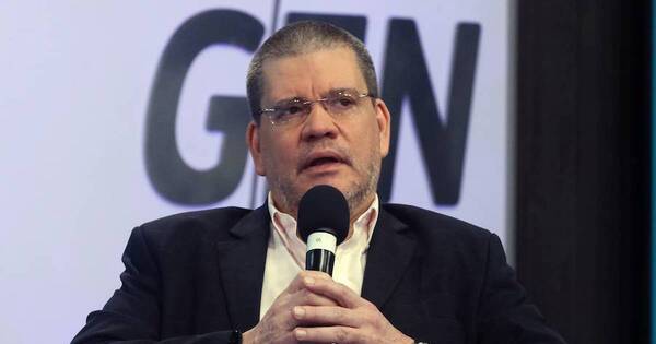 La Nación / En cinco años, parlamentarios perdieron 40% de su salario, dice Tony Barrios