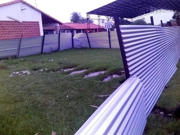 Obras licitadas por el MEC fueron abandonadas por empresa contratista en Fuerte Olimpo - Noticias del Chaco - ABC Color