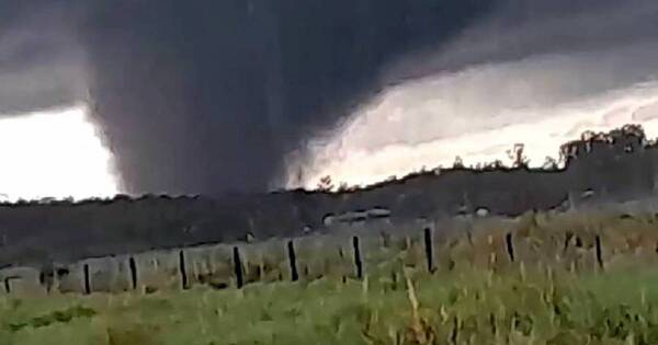 La Nación / Confirman que fue tornado lo que afectó a Mbocayaty
