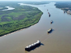 Justicia argentina da la espalda a suspensión de cobro del peaje en la hidrovía por parte de empresas paraguayas - La Tribuna