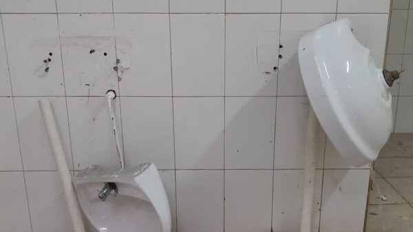 Olimpia denuncia destrozos en baños