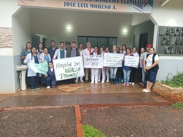 Médicos de Itapúa se unen a una manifestación pacífica en rechazo al aumento salarial a legisladores