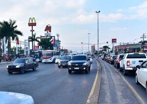 Carriles exclusivos para buses en ex-Transchaco: pasajeros se muestran a favor si agiliza el tránsito - Nacionales - ABC Color