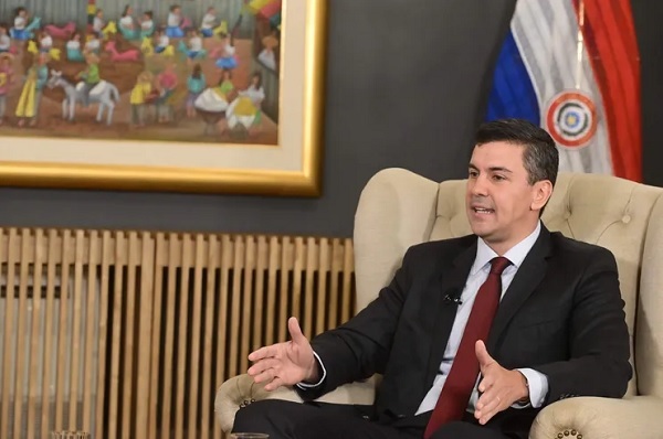 Peña en el ojo de la tormenta: Acusa a Congreso por reasignación de USD 37 millones tras fallido aumentazo