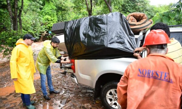 Instan a las familias anegadas de Alto Paraná a no volver a sus casas pese al leve descenso del nivel del agua