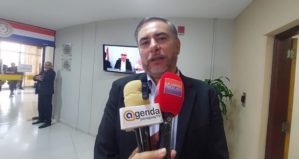 Senador justifica reasignación de presupuesto a partidos políticos