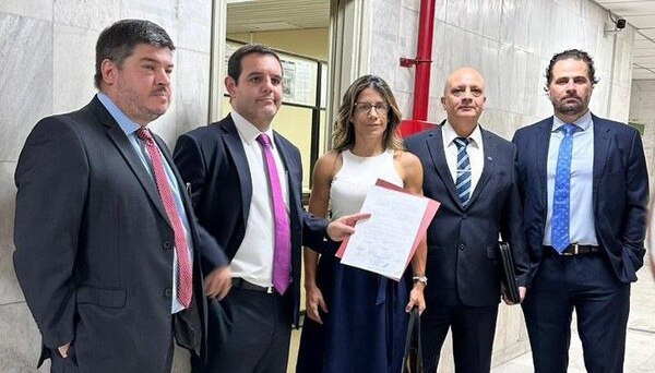 Grupo de abogados pide suspender la matrícula a Hernán Rivas - Judiciales.net