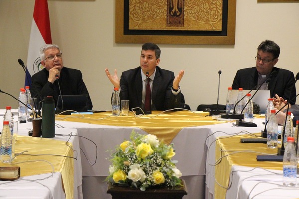 La Iglesia Cat贸lica pide a Santiago Pe帽a trabajar por la equidad y atender comunidades ind铆genas en Paraguay - Revista PLUS