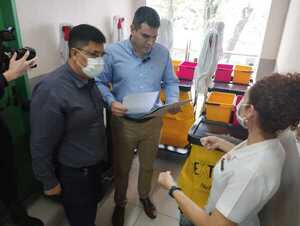 HOSPITAL REGIONAL DE VILLARRICA RECIBE IMPLEMENTOS DE TRABAJO