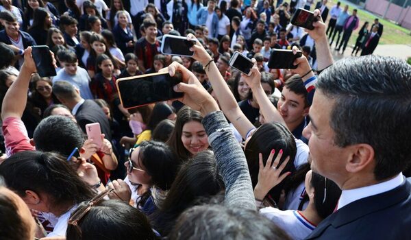 Presidente Peña insta a los jóvenes de San Pedro a tener una voz crítica y aspirar a liderar Paraguay - ADN Digital