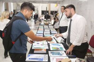 IIJ realizó feria de libros y capacitación sobre acceso a bases de datos