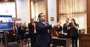 La Nación / Senador Derlis Maidana juró como nuevo integrante del JEM