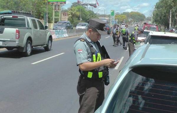 Ministra Centurión “ndo pilla porãi” cómo se hace control de chupitest he’i capo de Caminera