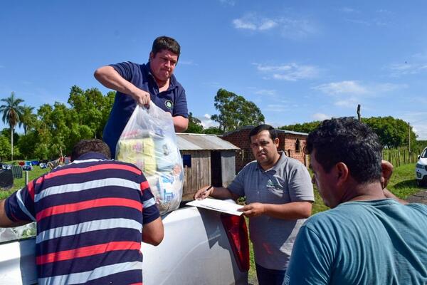 LA EBY ASISTE A FAMILIAS AFECTADAS POR CRECIDA EN AYOLAS