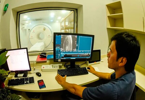 Incan: primer resonador y equipo de ecoendoscopía, operan desde hoy en el hospital oncológico - Nacionales - ABC Color
