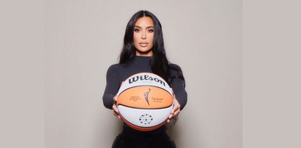 NBA y WNBA anuncian acuerdo de colaboraci贸n con la marca de Kim Kardashian "Skims" - Revista PLUS