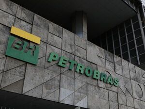 Petrobras invertir谩 400 millones de d贸lares en obras de mejora en una de sus refiner铆as - Revista PLUS