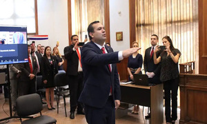 El senador Derlis Maidana jura como miembro del JEM en reemplazo de Hernán Rivas
