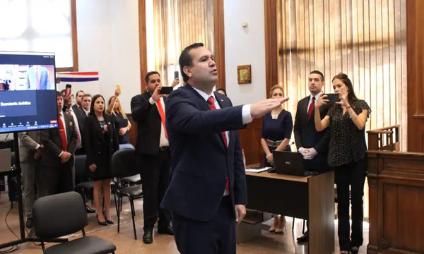 El senador Derlis Maidana jura como miembro del JEM en reemplazo de Hernán Rivas