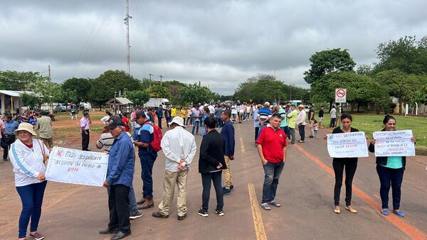 En Belén cierran ruta y exigen transparencia al Intendente