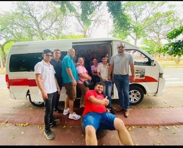 Usan ambulancia de la municipalidad de Nueva Italia para traslado de un equipo de handball, denuncian - Nacionales - ABC Color