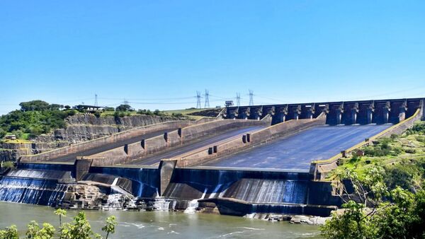 Itaipú adelanta apertura de compuertas por próximas lluvias y nivel de embalse