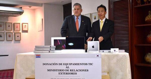 La Nación / Corea oficializa entrega de equipos informáticos a Cancillería