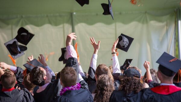 Universidades sin control adecuado: ¿Cómo afecta al país el déficit de formación profesional?