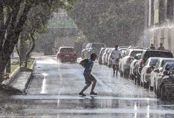 Mitad de semana con ambiente cálido, húmedo y lluvias dispersas - .::Agencia IP::.