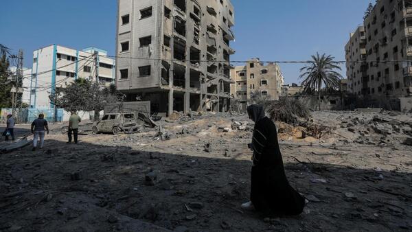 Ataque a campo de refugiados en Gaza destruyó "barrio entero" y causó unos 50 muertos