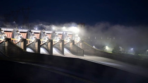 Itaipú inició apertura de su vertedero tras aumento del cauce por lluvias - Noticias Paraguay