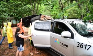 Instan a damnificados de Alto Paraná a no volver a sus casas pese al leve descenso del nivel del agua – Diario TNPRESS