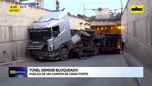 Video: Camión volcó en el túnel Semidei - ABC Noticias - ABC Color