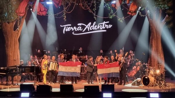 Tierra Adentro y el maestro Sergio Cuquejo fueron homenajeados por la DINAPI - Te Cuento Paraguay