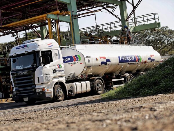 Petropar busca nuevos proveedores de combustible tras anular compra a Lafarja · Radio Monumental 1080 AM