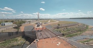 Inició carga de hormigón en el primero de los tres puentes que tendrá el Parque Lineal 2 de Asunción