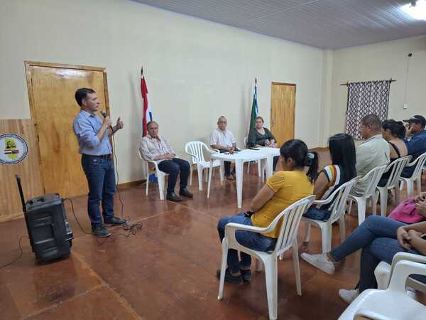 Mantienen reunión en el marco del Proyecto de construcción de viviendas sociales en Filadelfia