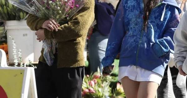 La Nación / ¿Nuevo amor? Rosalía y Jeremy Allen White fueron captados juntos en L.A.
