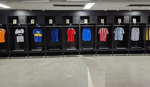 Versus / La histórica camiseta de Olimpia que apareció en el Maracaná antes de la final de Libertadores