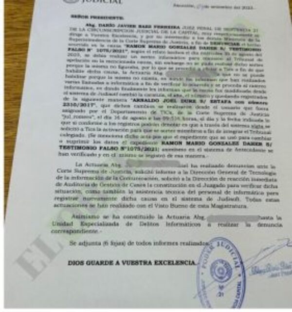Imputan a actuaria judicial por presunta adulteración de expediente relacionado a RGD