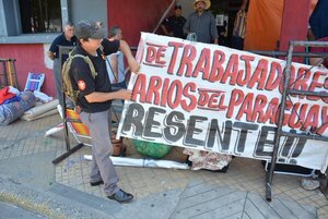 Funcionarios penitenciarios levantan huelga tras acuerdo con el Ministro de Justicia