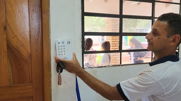 Intentaron robar en una escuela, pero se toparon con alarma
