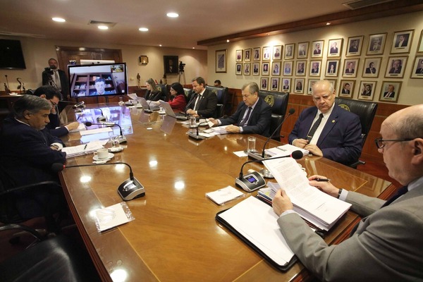 Cancelación de matrícula de Rivas queda sujeta a las resultas del proceso legal, afirma Llanes