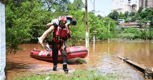 La Nación / Gobernador de Alto Paraná declaró emergencia: 100 familias permanecen en refugios