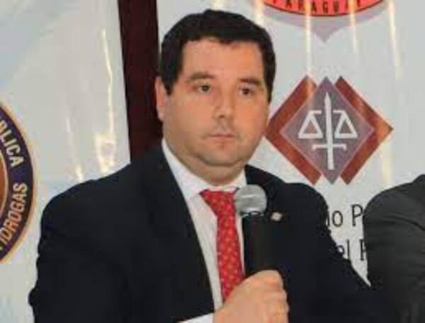 Imputados por recibir bolígrafos costosos para favorecer al narco “Minotauro” - Judiciales.net